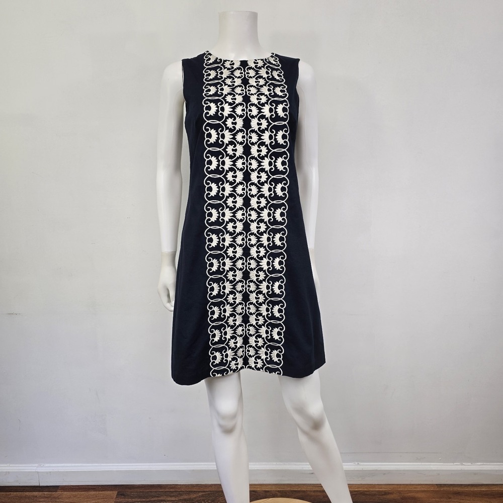 Tabitha Anthropologie Embroidered Sheath Dress Size 6 Embroidered Floral Retro
